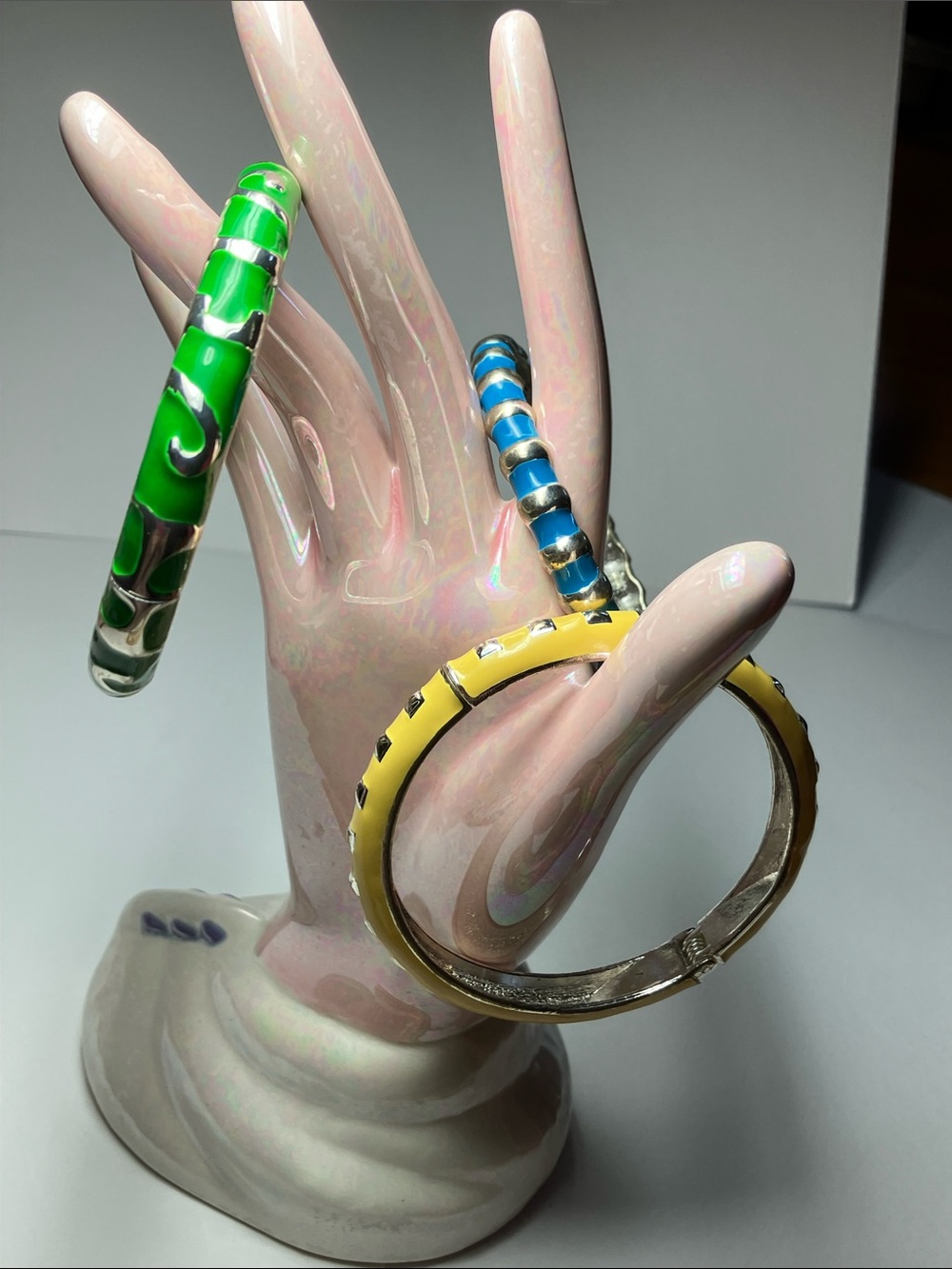 Set of 3 Enamel closonne vintage Bangles in Blue, Yellow and Green